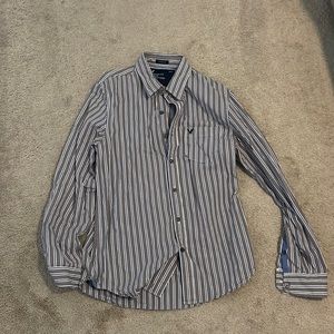 American Eagle - men’s medium “vintage fit” button up
